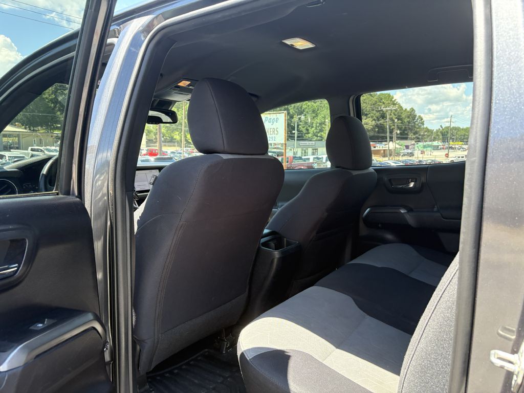 2020 Toyota Tacoma Image 12