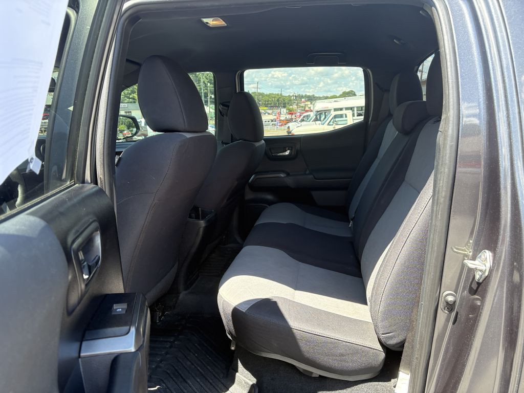 2020 Toyota Tacoma Image 13