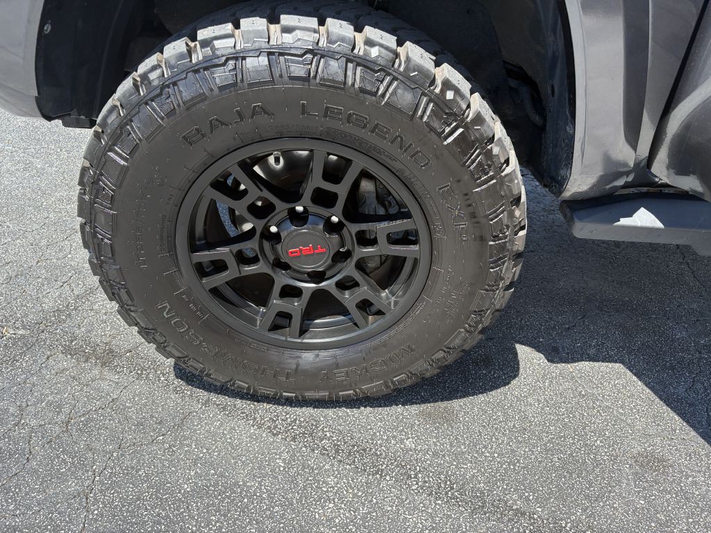 2020 Toyota Tacoma Image 16