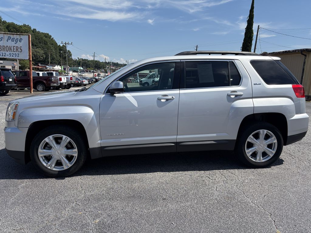 2017 GMC Terrain Image 2