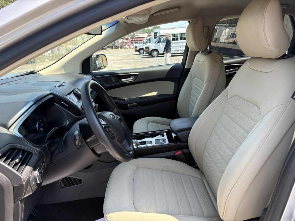 2019 Ford Edge Image 11