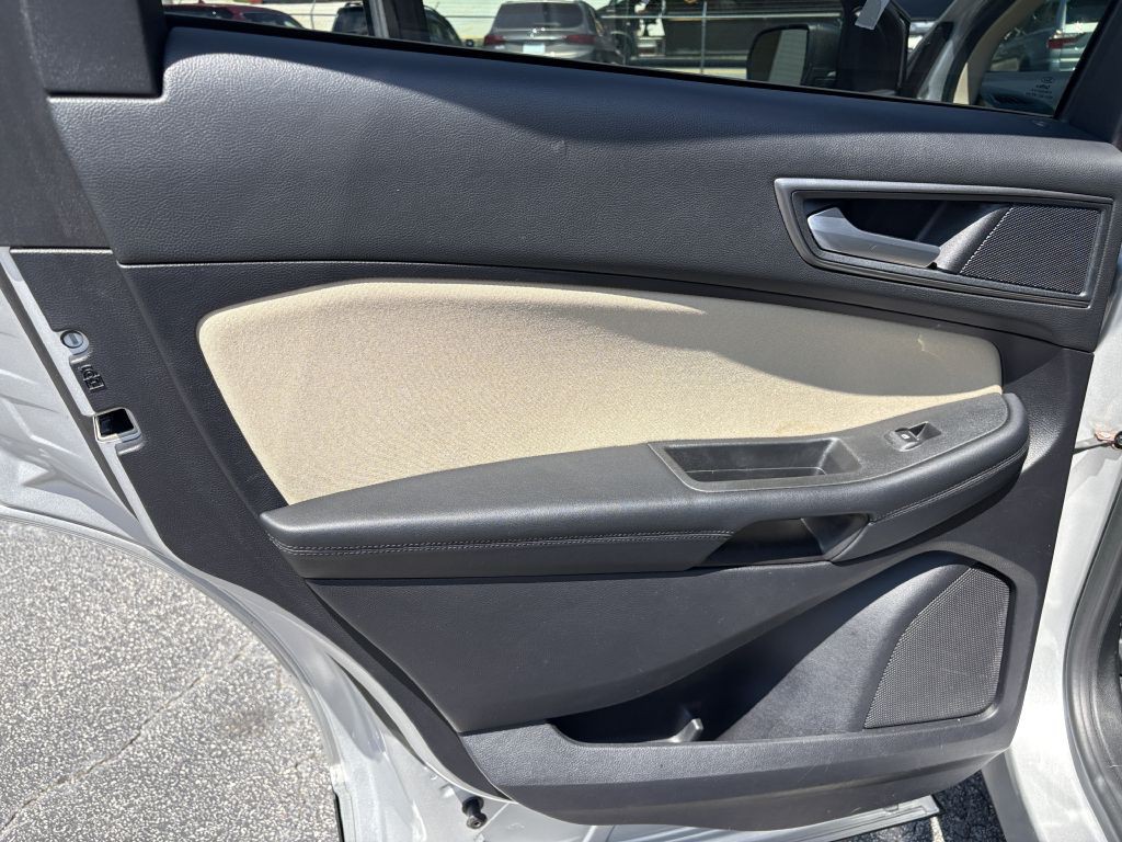 2019 Ford Edge Image 13