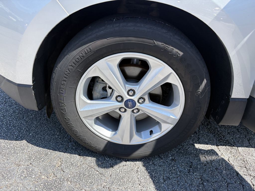 2019 Ford Edge Image 18