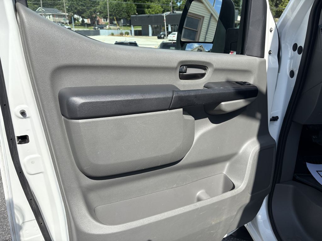 2021 Nissan NV Image 11