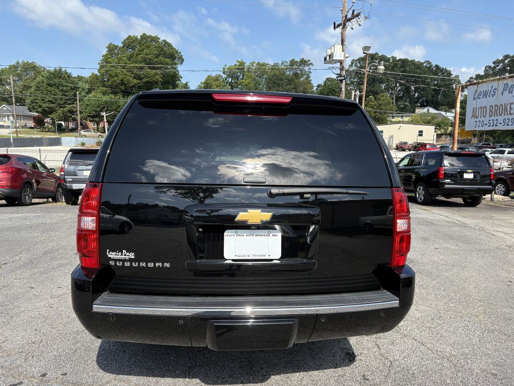 2013 Chevrolet Suburban Image 4