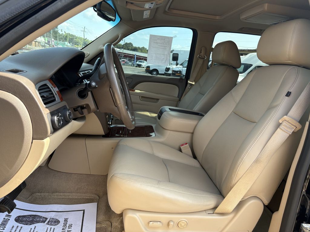 2013 Chevrolet Suburban Image 11