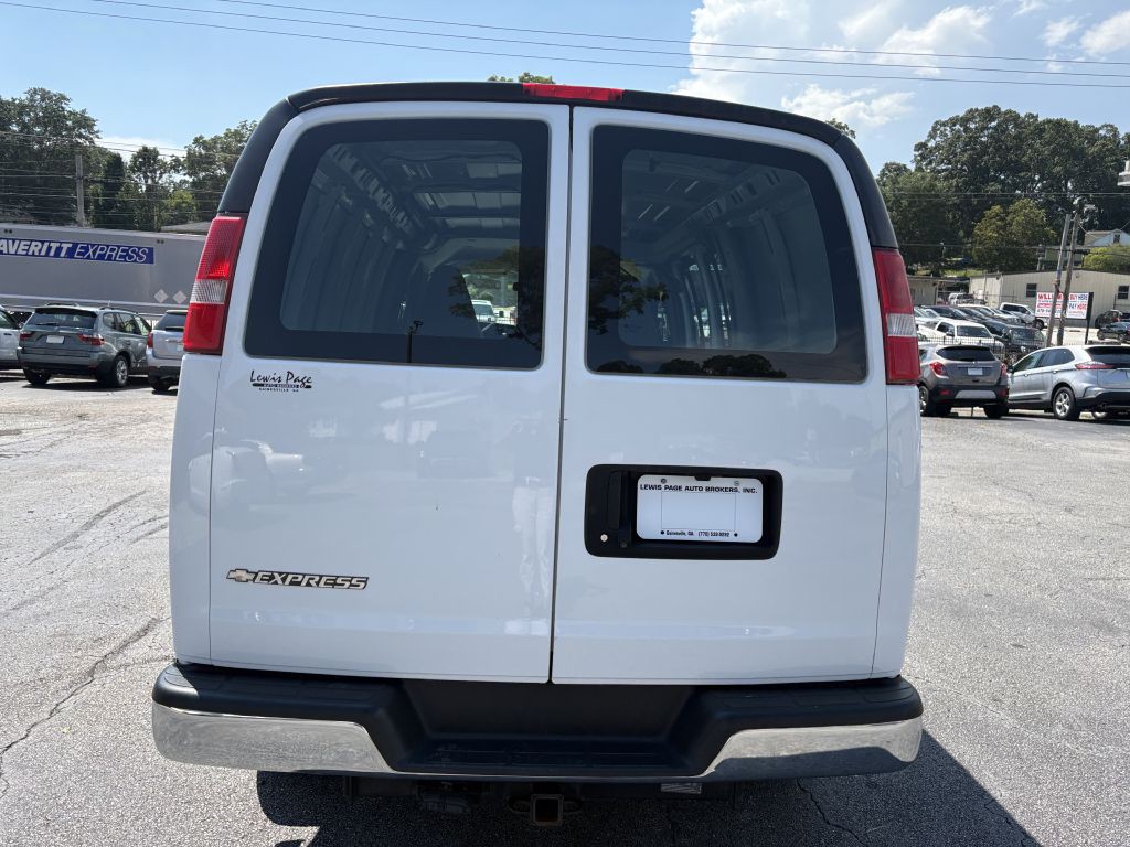 2020 Chevrolet Express Image 4