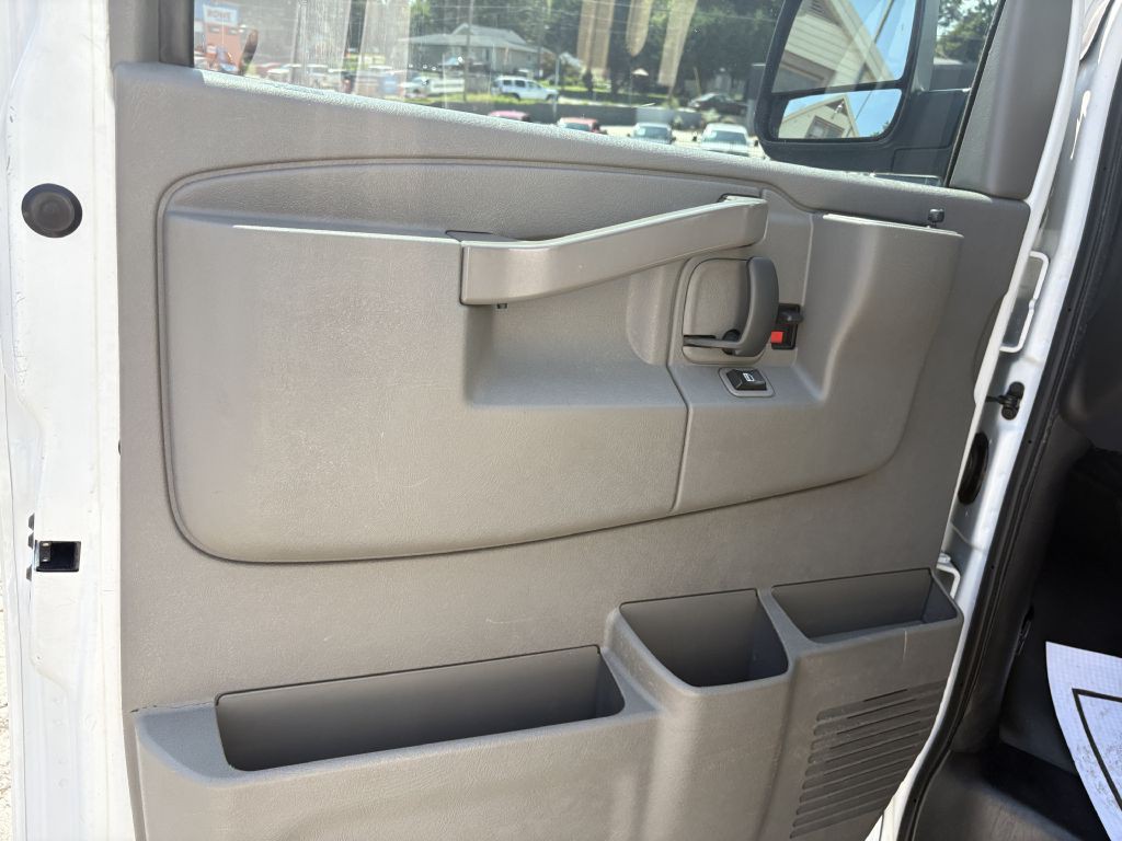 2020 Chevrolet Express Image 10