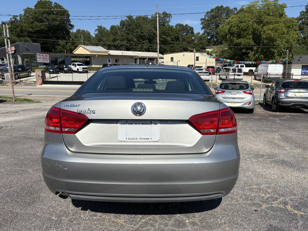 2012 Volkswagen Passat Image 4