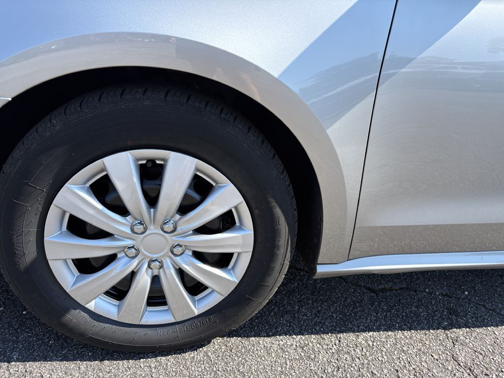 2012 Volkswagen Passat Image 16