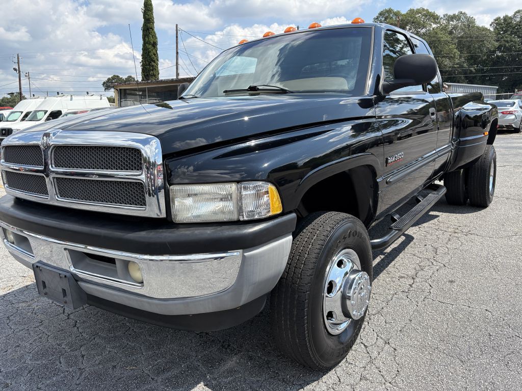 2000 Dodge Ram 3500 Image 1