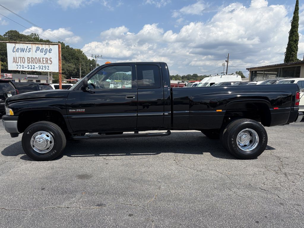2000 Dodge Ram 3500 Image 2