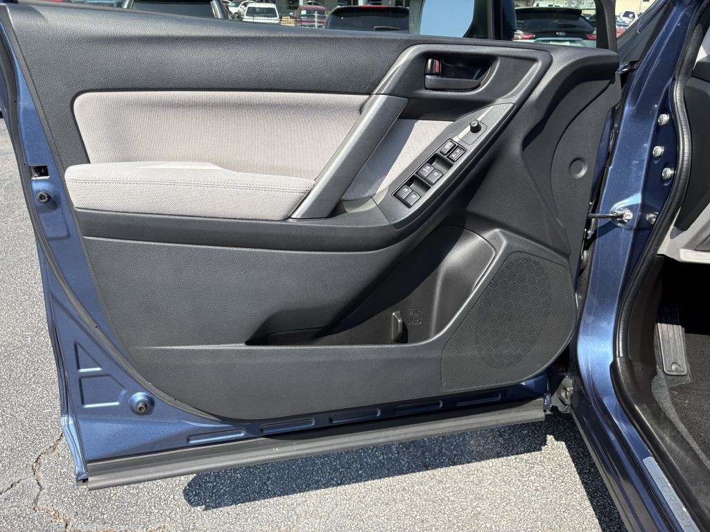 2014 Subaru Forester Image 10