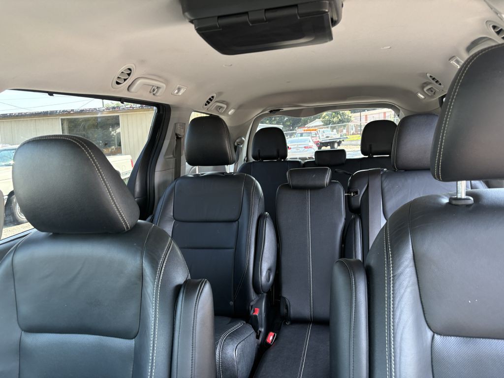 2015 Toyota Sienna Image 17