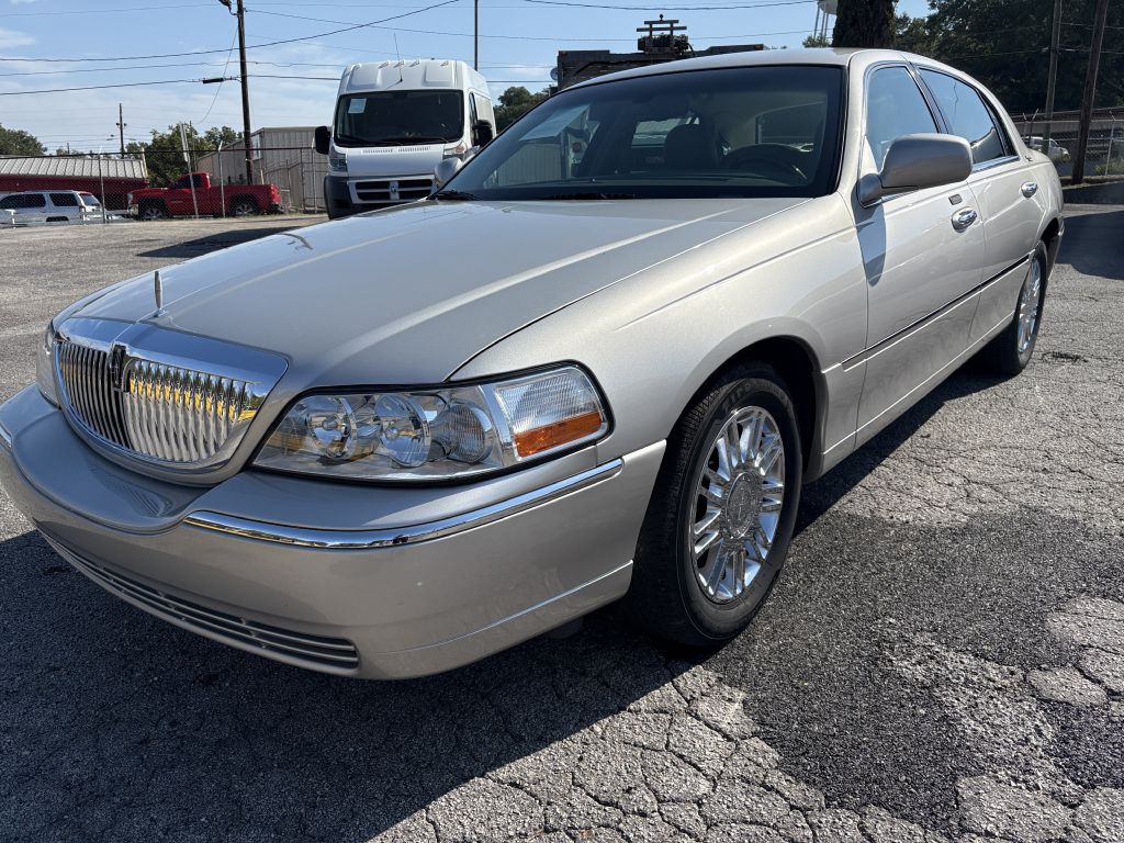 2009 Lincoln Town Car Image 1