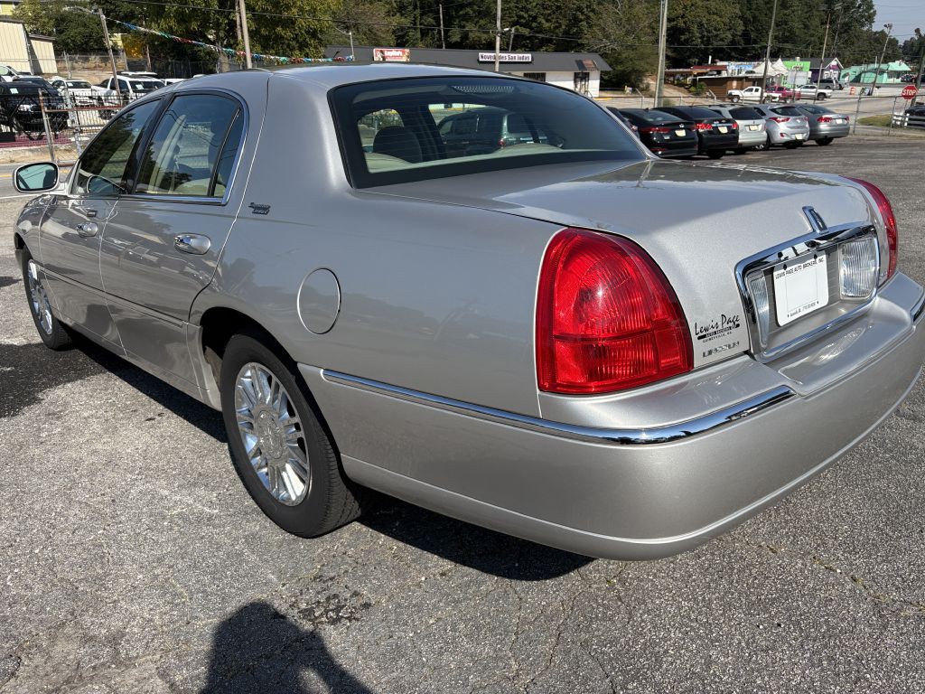 2009 Lincoln Town Car Image 3