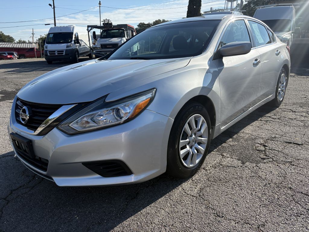 2017 Nissan Altima Image 1