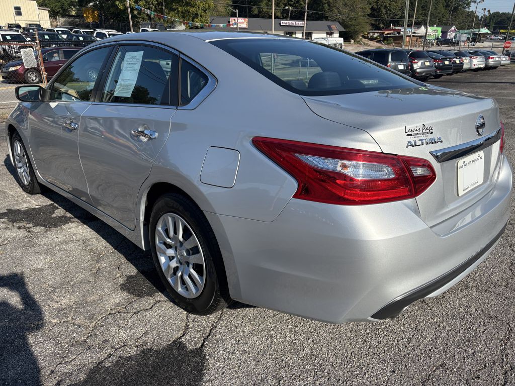 2017 Nissan Altima Image 3