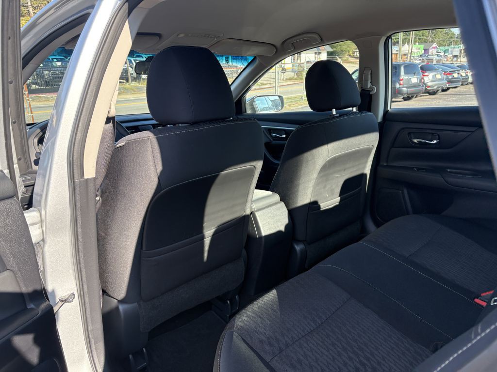 2017 Nissan Altima Image 13