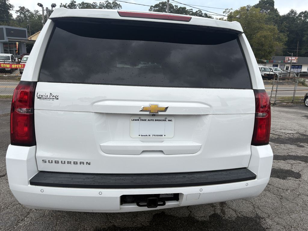 2015 Chevrolet Suburban Image 3