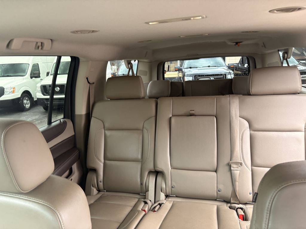 2015 Chevrolet Suburban Image 16