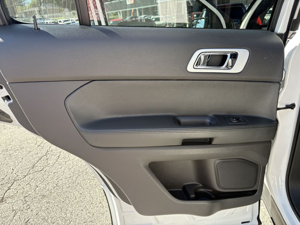 2012 Ford Explorer Image 13