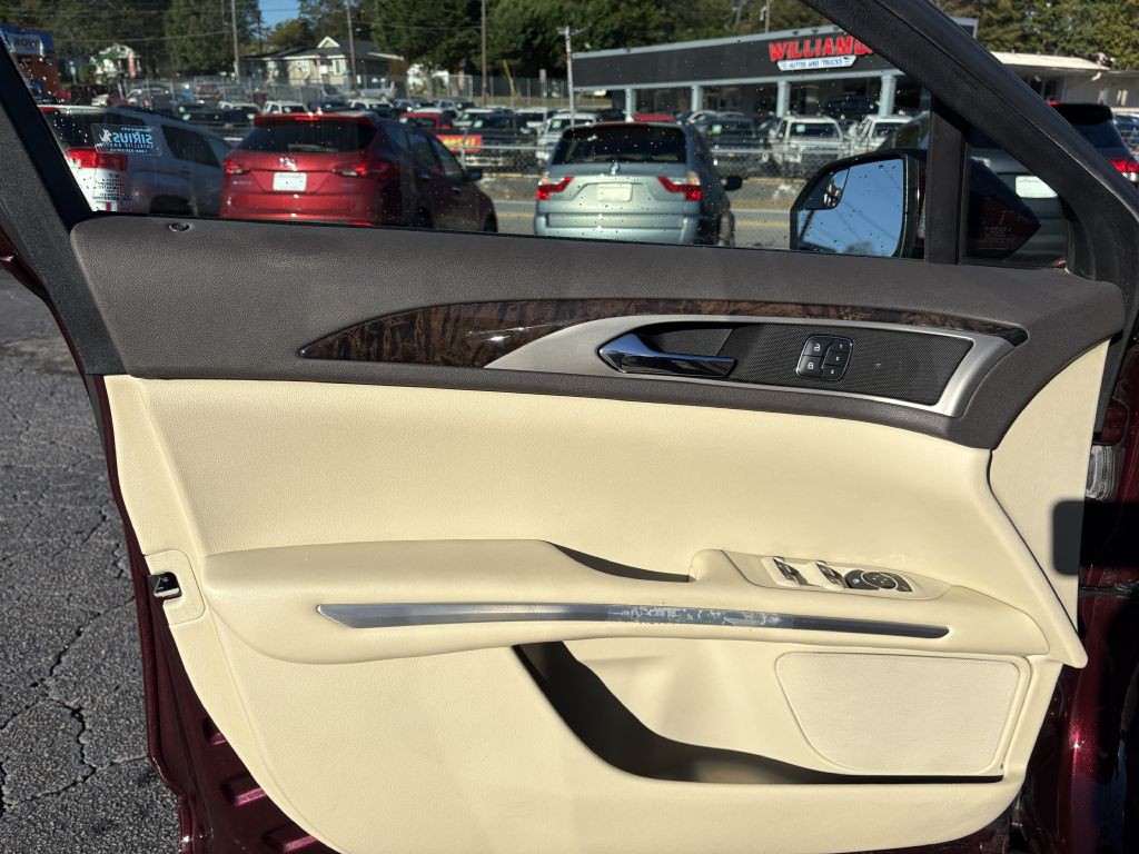 2013 Lincoln MKZ Image 9