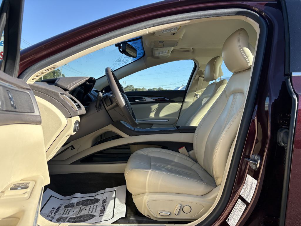 2013 Lincoln MKZ Image 10