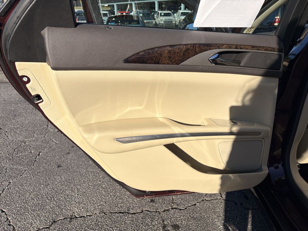 2013 Lincoln MKZ Image 12