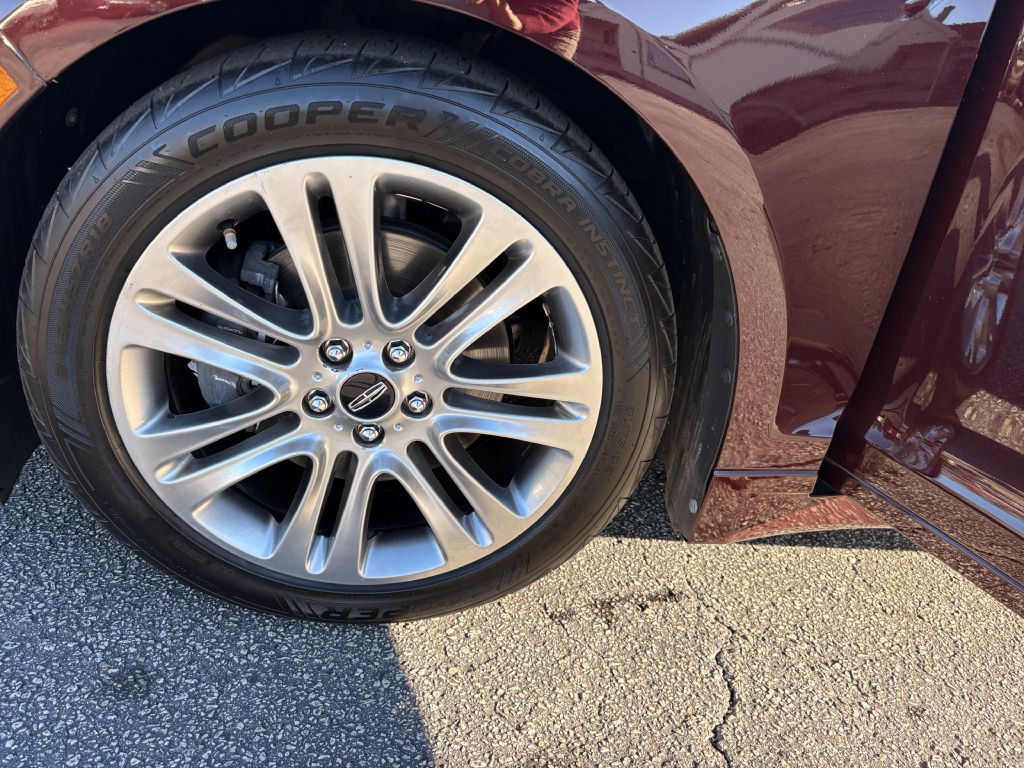 2013 Lincoln MKZ Image 16