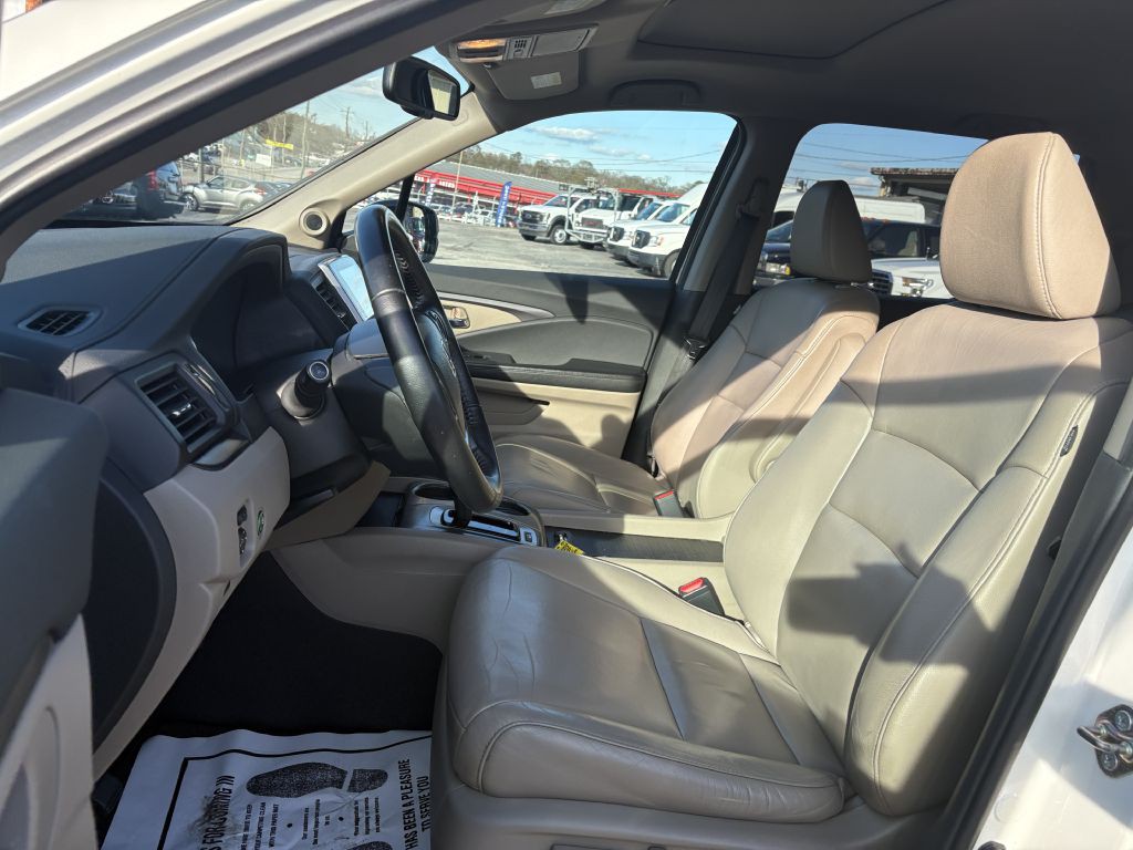 2016 Honda Pilot Image 11