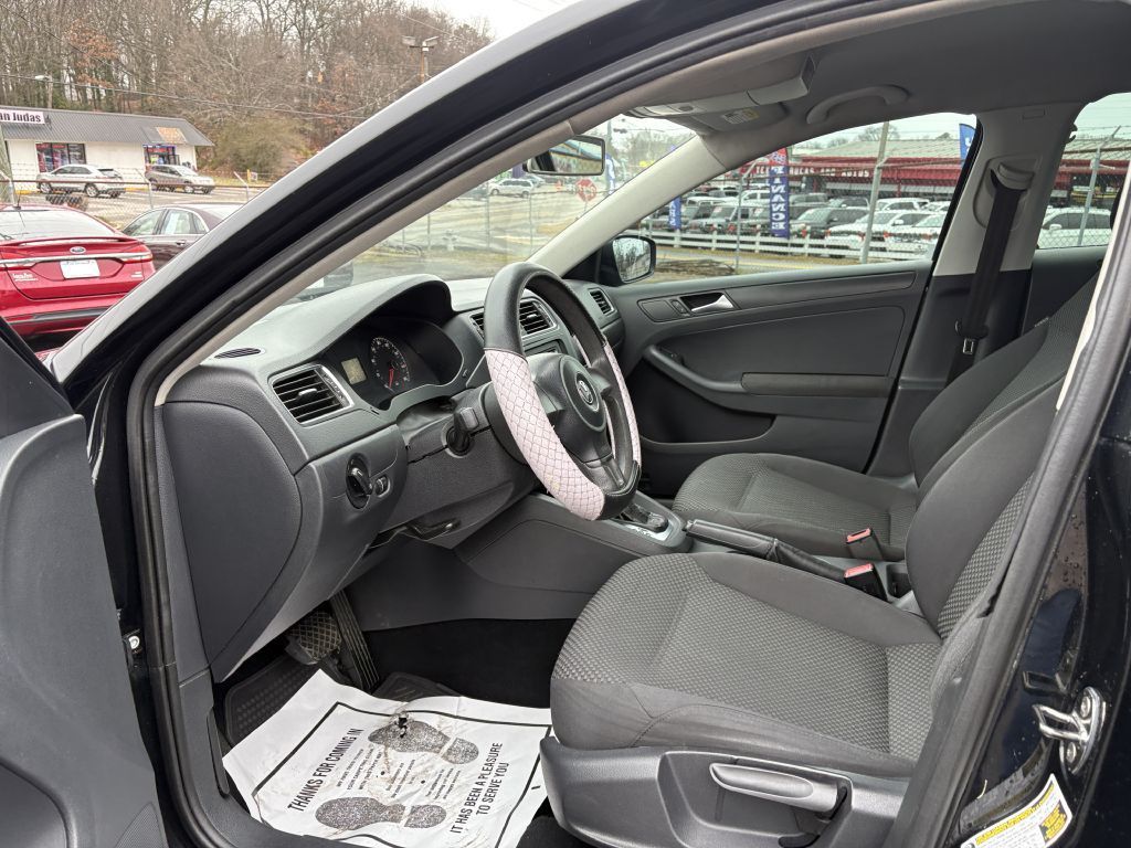 2012 Volkswagen Jetta Image 10