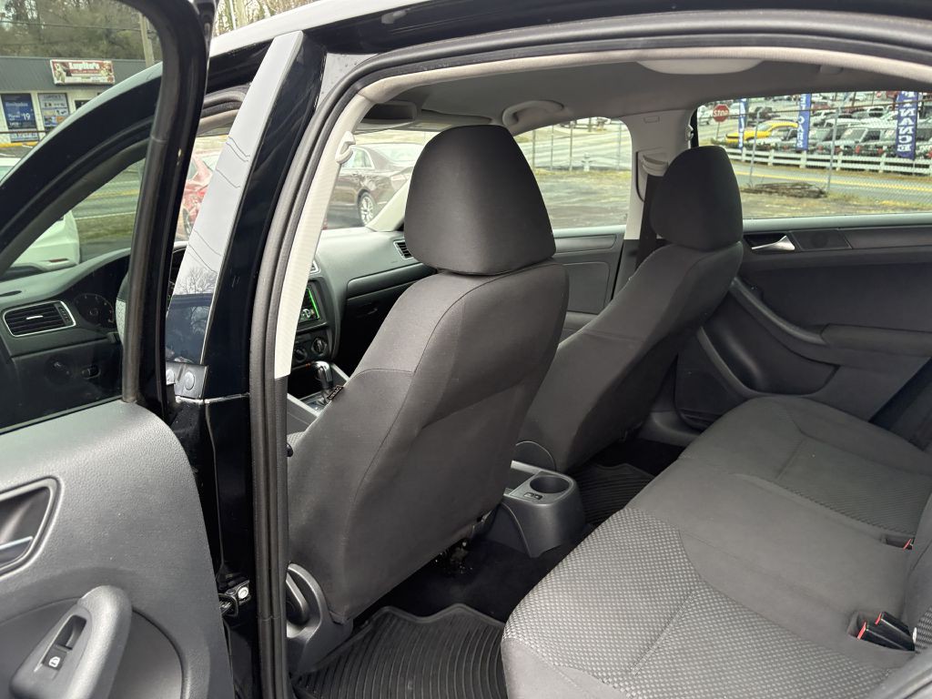 2012 Volkswagen Jetta Image 13