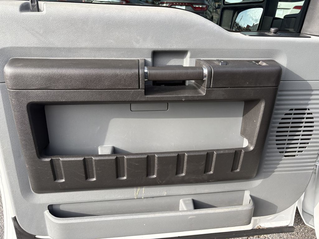 2013 Ford F-350 Image 9