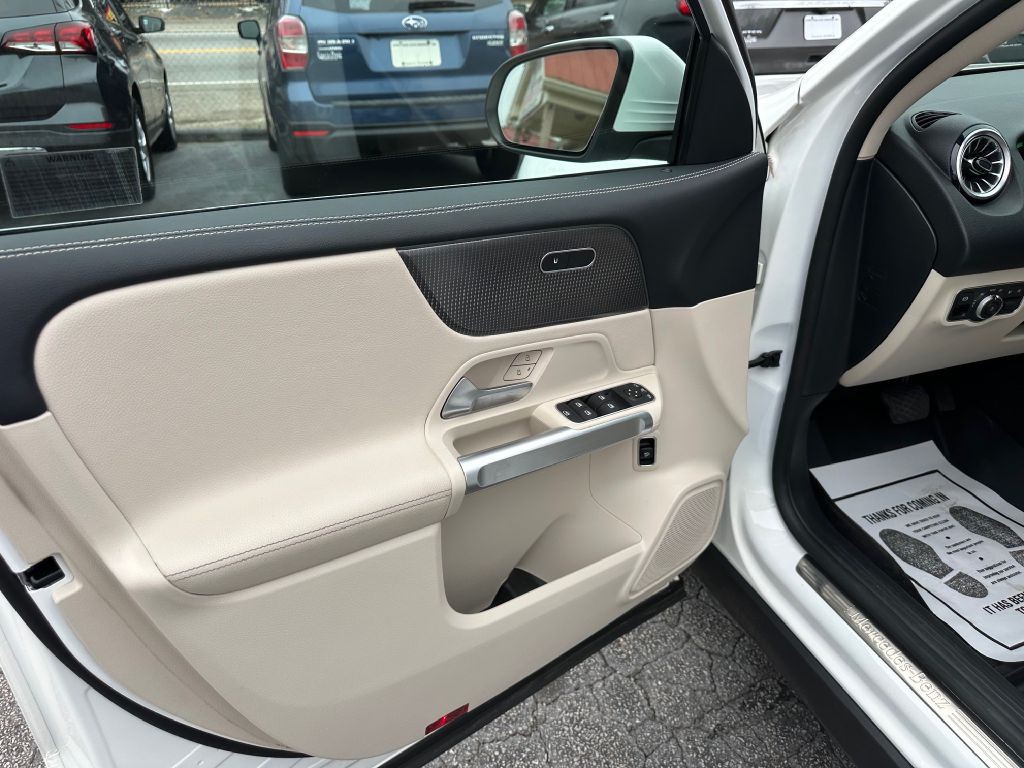 2022 Mercedes-Benz GLB Image 10