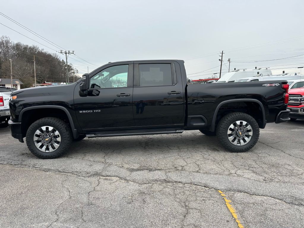 2022 Chevrolet Silverado 1500 Image 2
