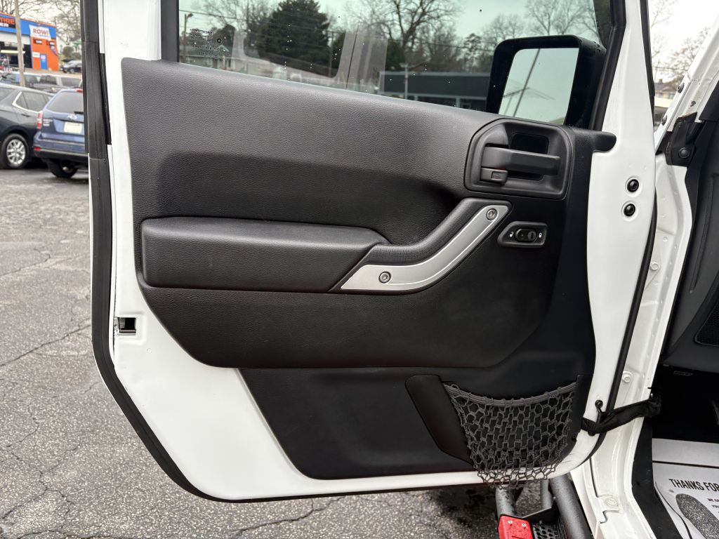 2014 Jeep Wrangler Unlimited Image 9