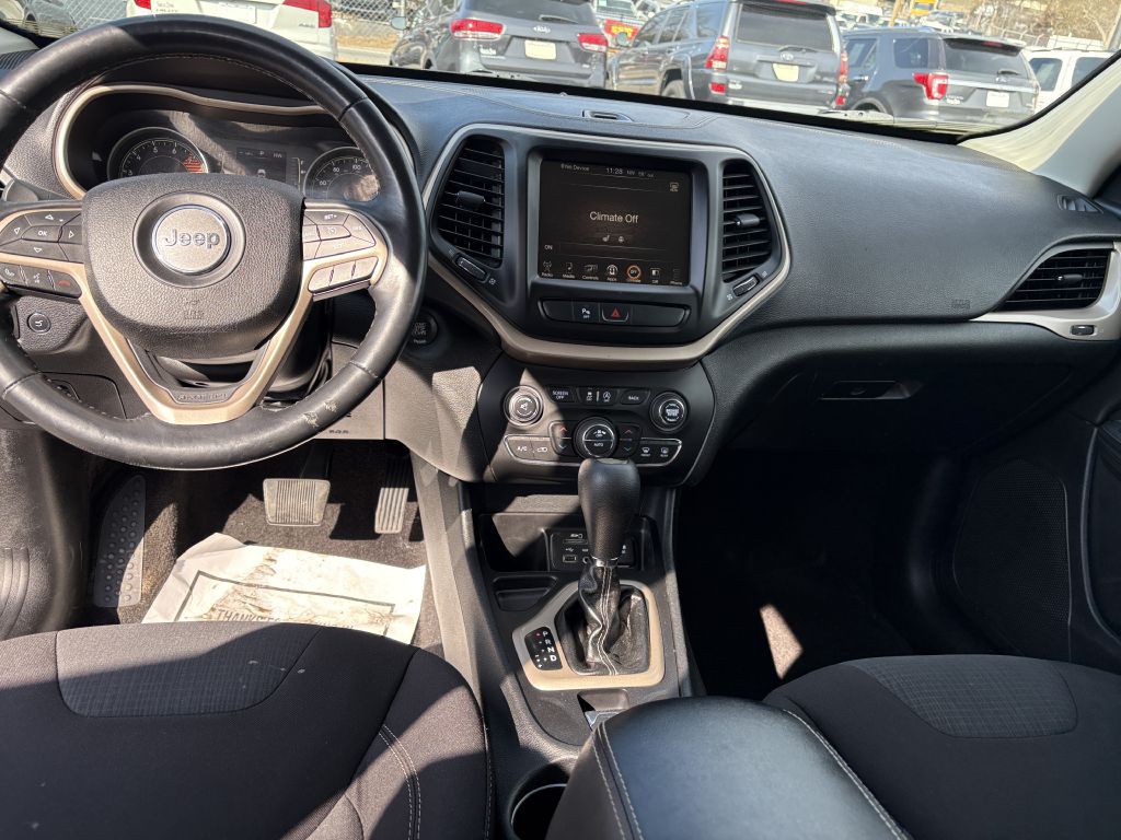 2016 Jeep Cherokee Image 12
