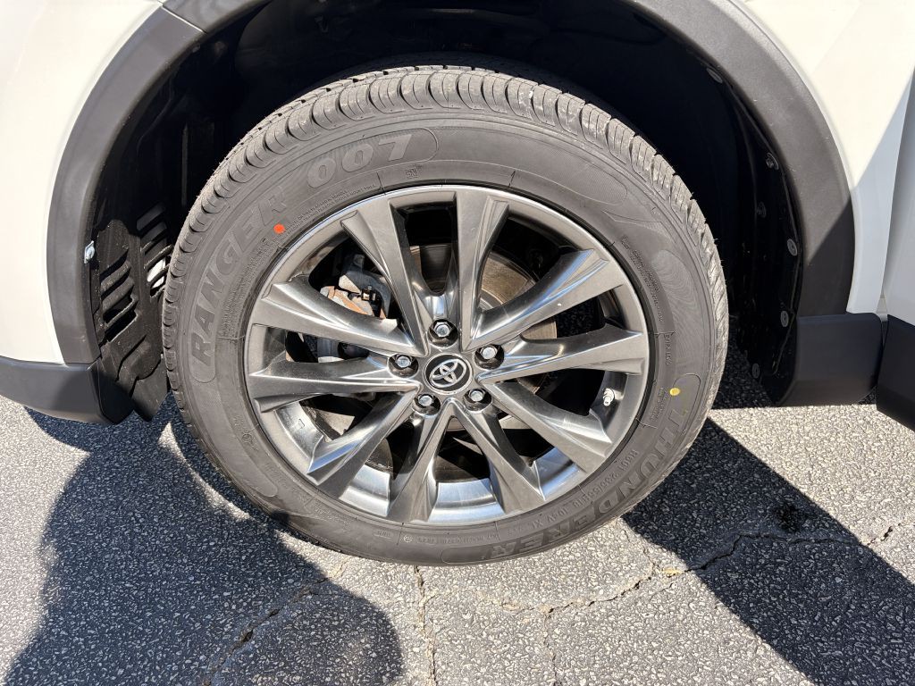 2018 Toyota Rav4 Image 17