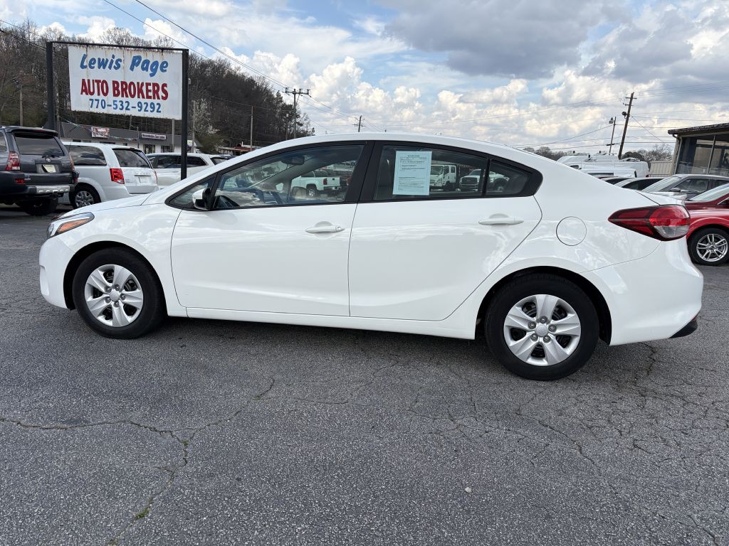 2017 Kia Forte Image 2