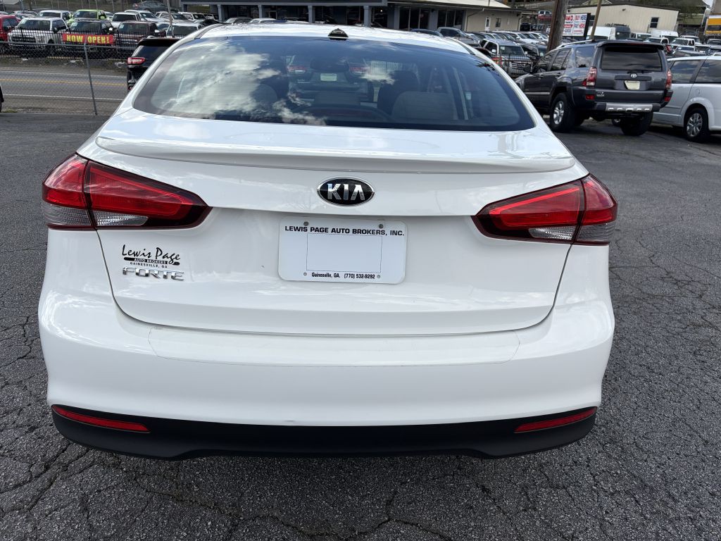 2017 Kia Forte Image 4