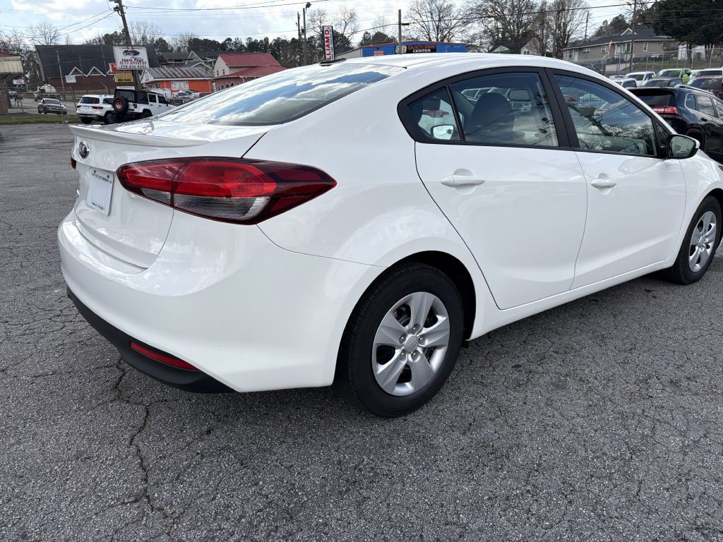2017 Kia Forte Image 5