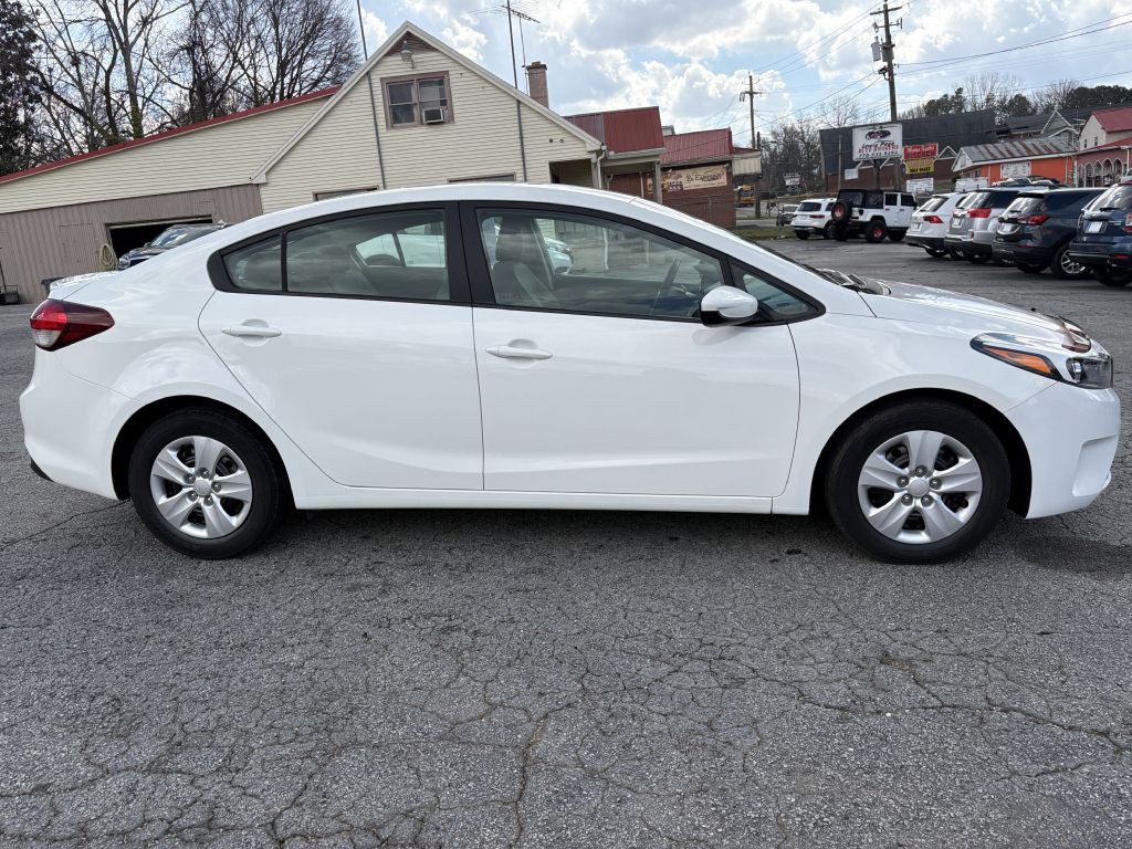 2017 Kia Forte Image 6