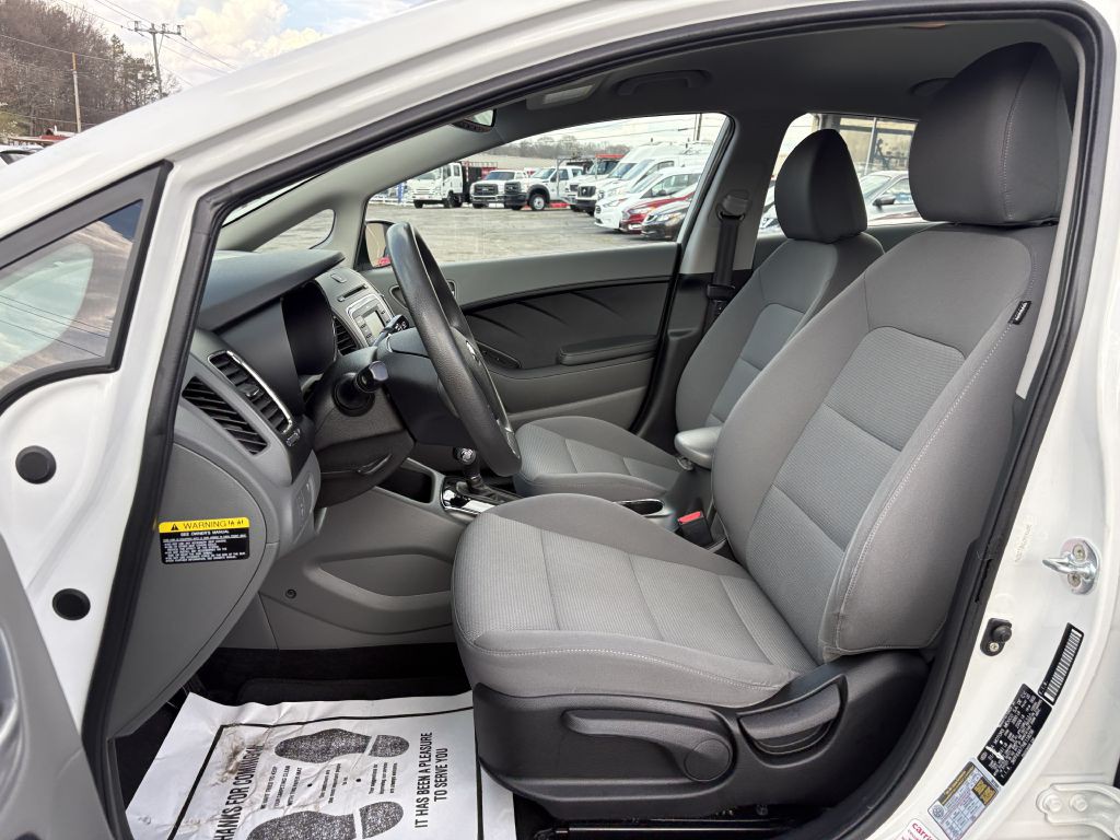 2017 Kia Forte Image 10