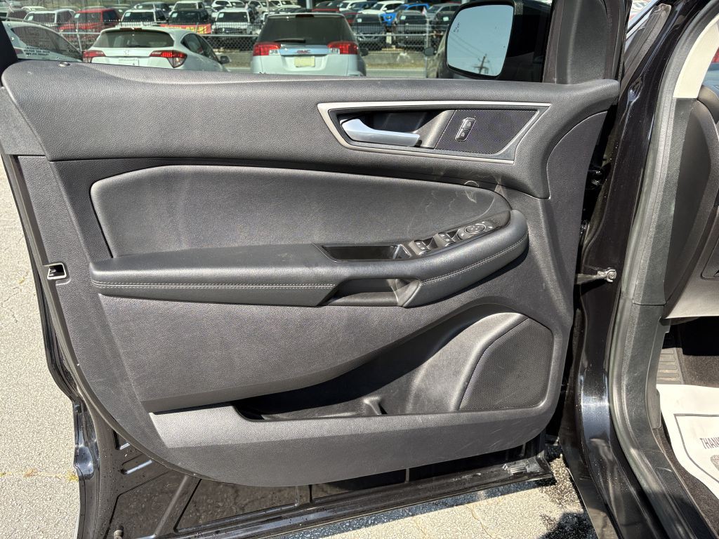 2019 Ford Edge Image 10