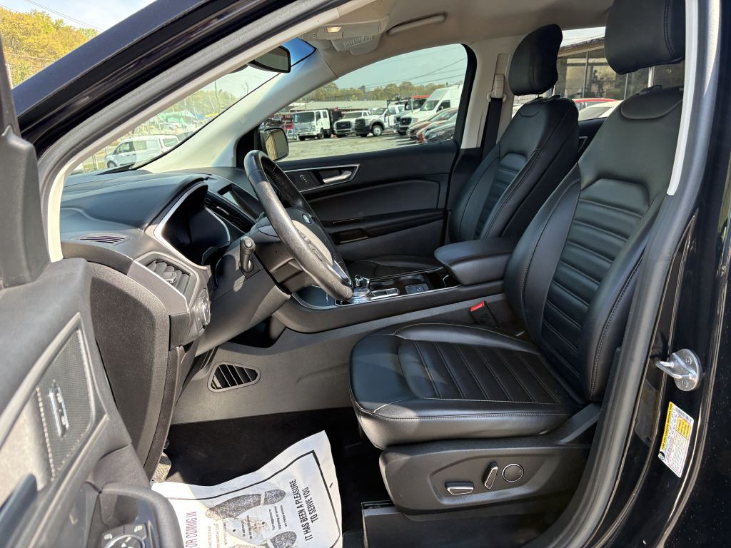 2019 Ford Edge Image 11