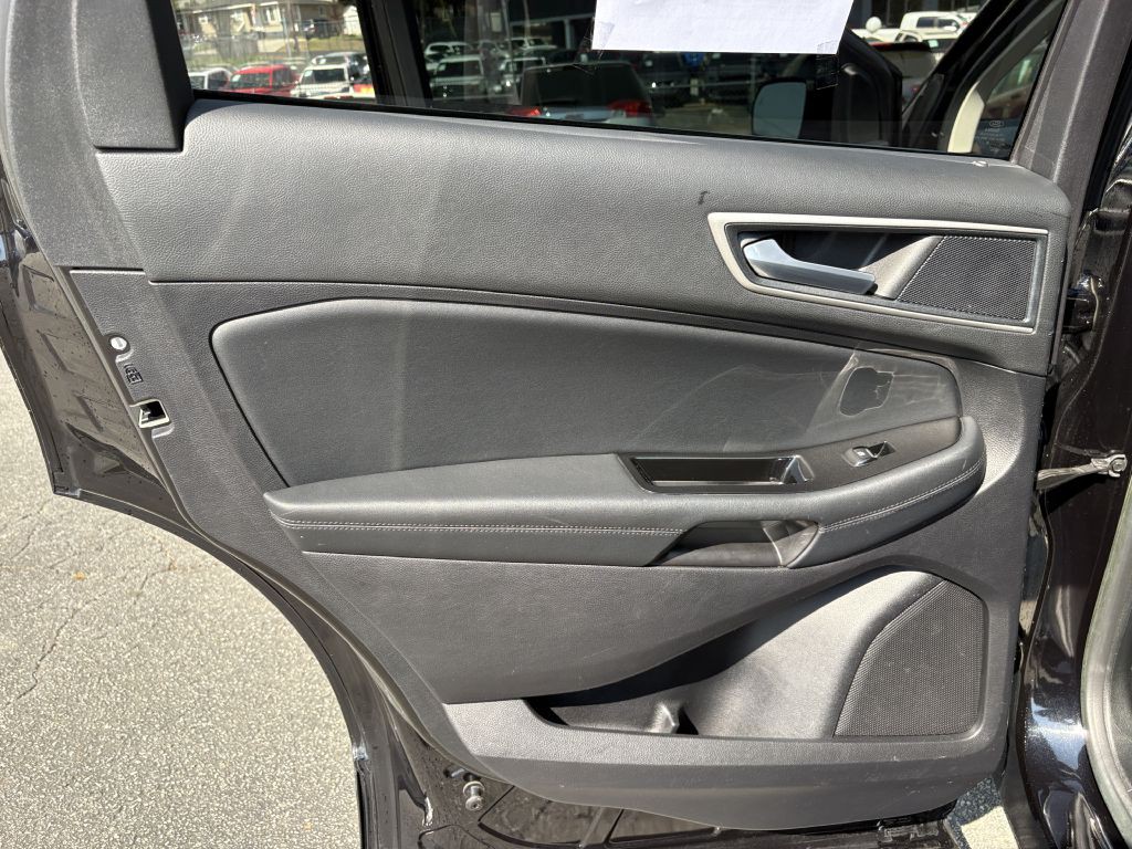 2019 Ford Edge Image 13
