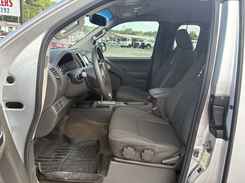 2015 Nissan Frontier Image 11