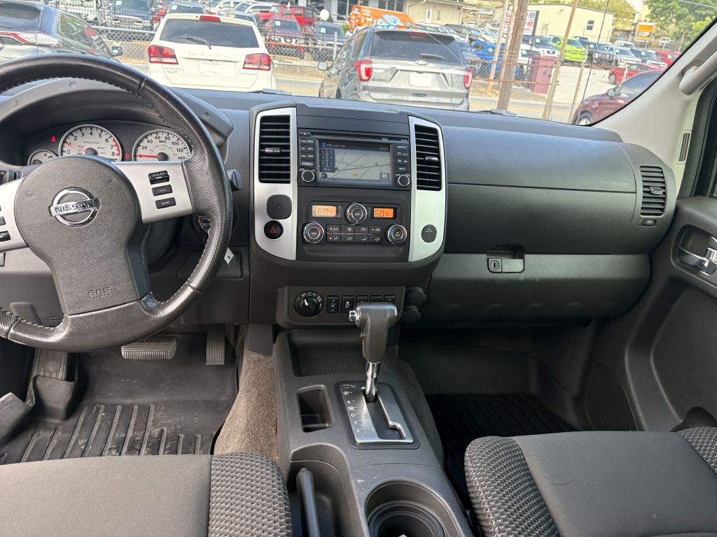 2015 Nissan Frontier Image 12