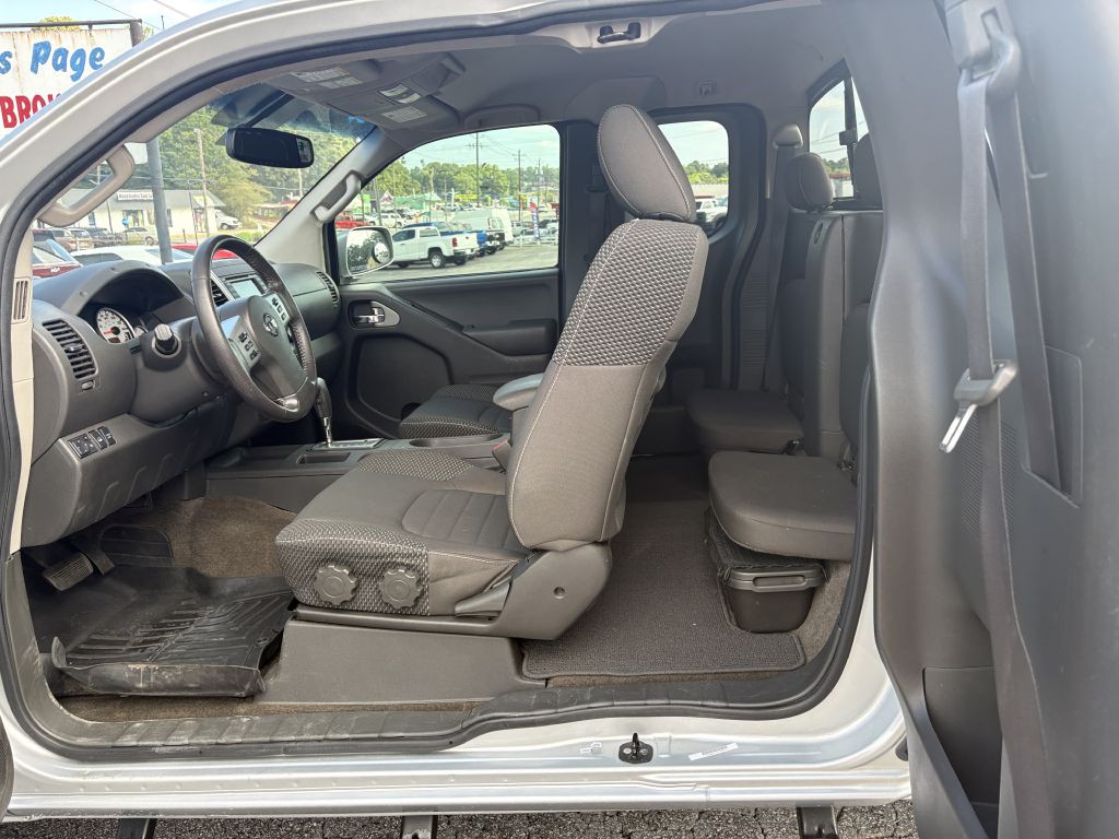 2015 Nissan Frontier Image 14
